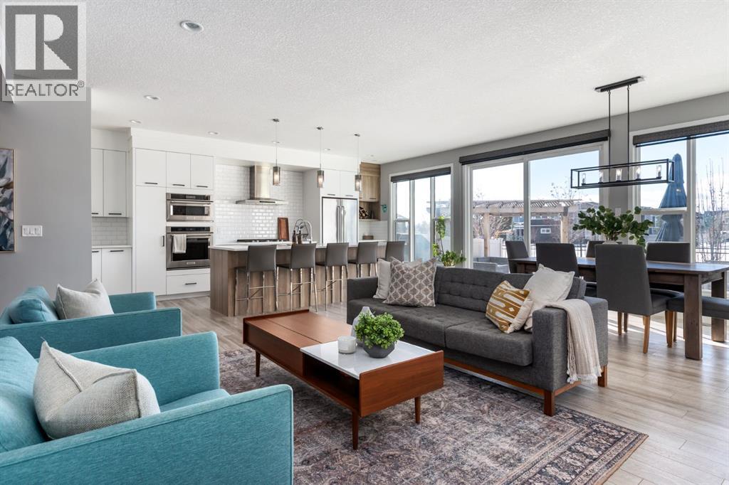 House for Sale in 21 West Grove Mews SW|Calgary, Alberta T3H2B1 3