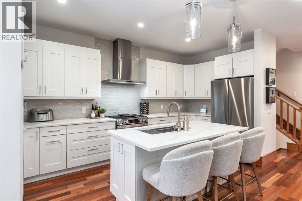 Duplex for Sale in 2027 27 Avenue SW|Calgary, Alberta T2T1H6 5