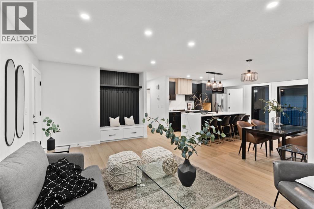 House for Sale in 4940 45 Street SW|Calgary, Alberta T3E3W4 5