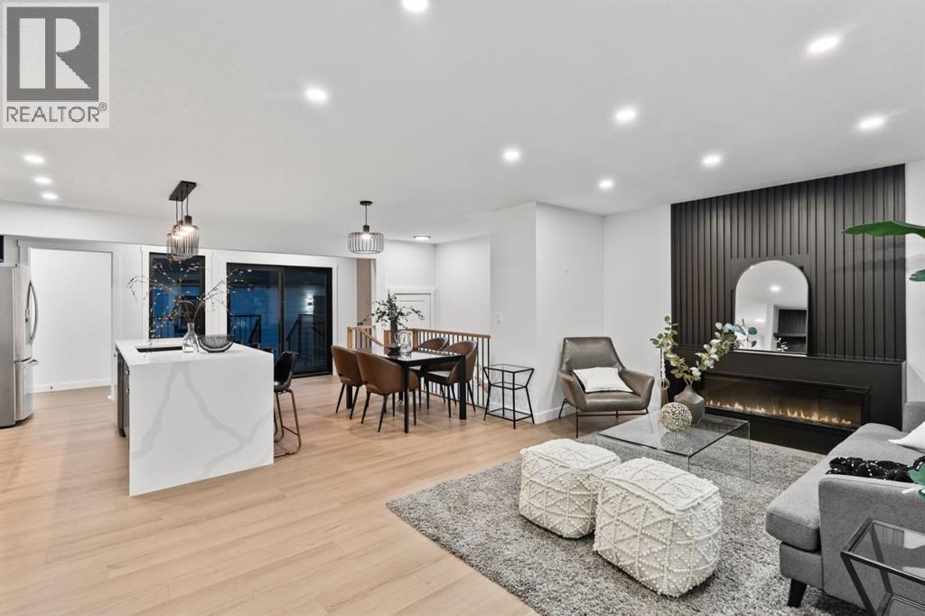 House for Sale in 4940 45 Street SW|Calgary, Alberta T3E3W4 2