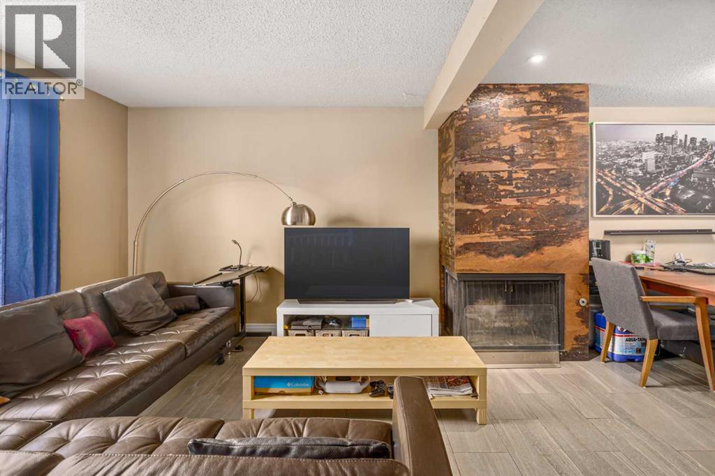 Row / Townhouse for Sale in 3, 643 4 Avenue NE|Calgary, Alberta T2E0J9 4