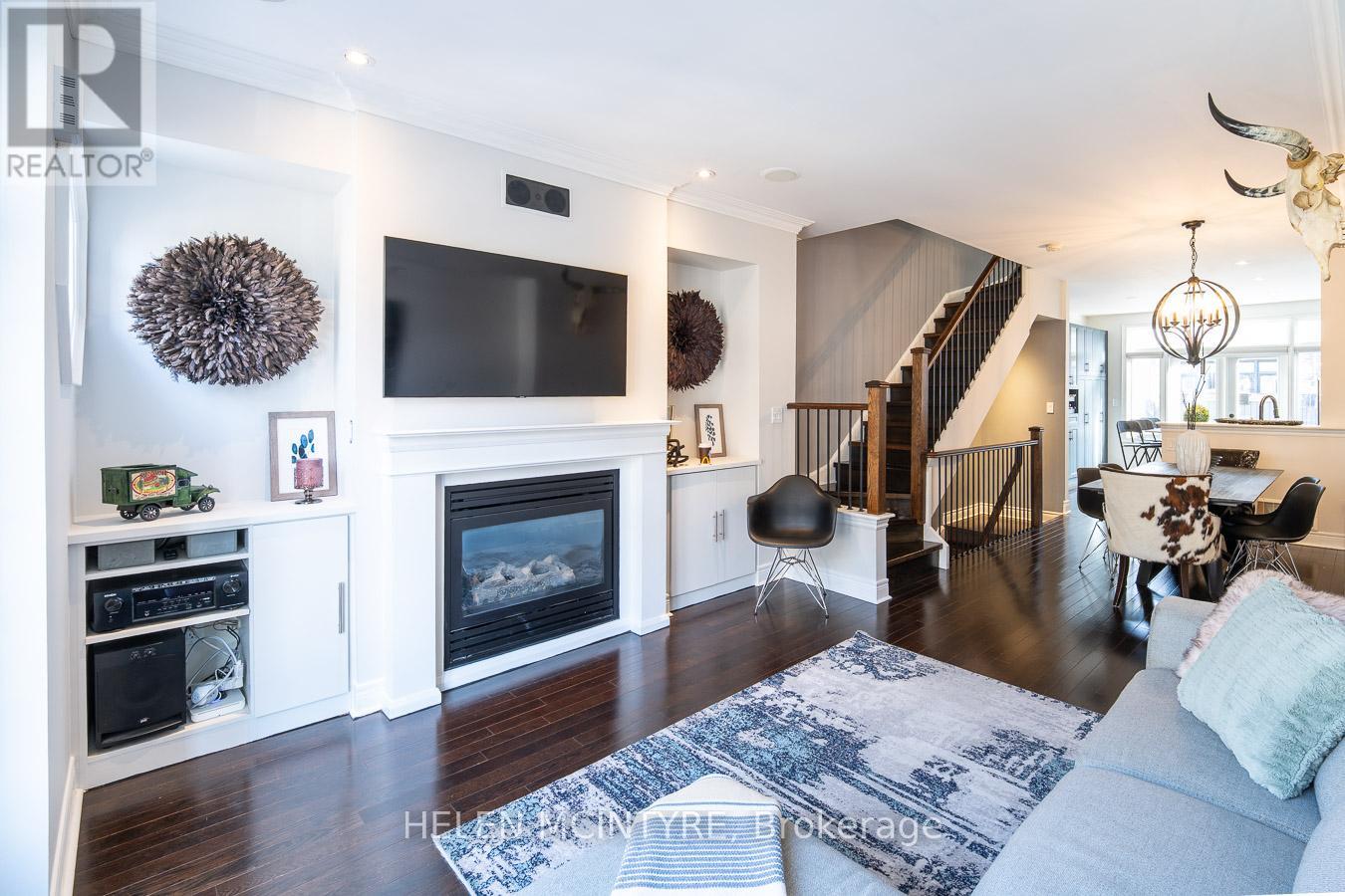 Row / Townhouse for Sale in 52 CORMIER HEIGHTS|Toronto (Mimico), Ontario M8Z0B5 3