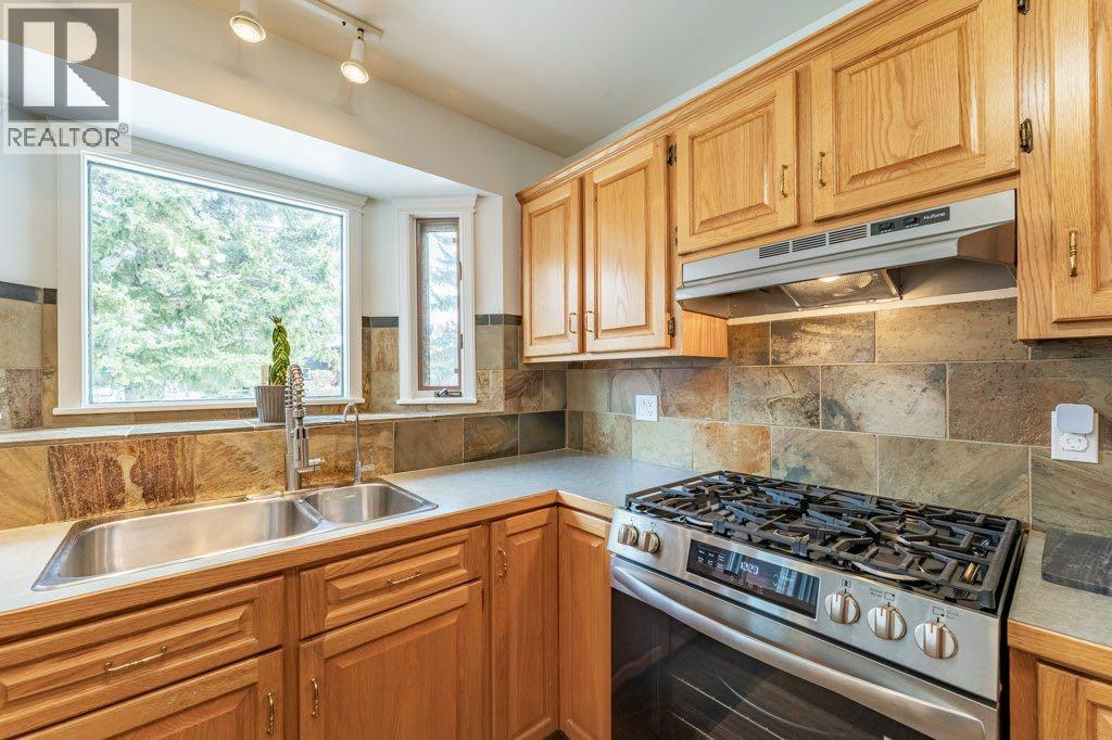 House for Sale in 5227 Carney Road NW|Calgary, Alberta T2L1G1 4