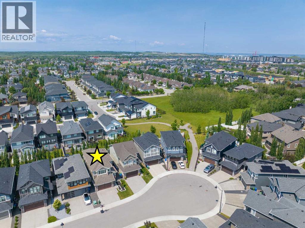 House for Sale in 19 WEST GROVE Place SW|Calgary, Alberta T3H1Z4 3