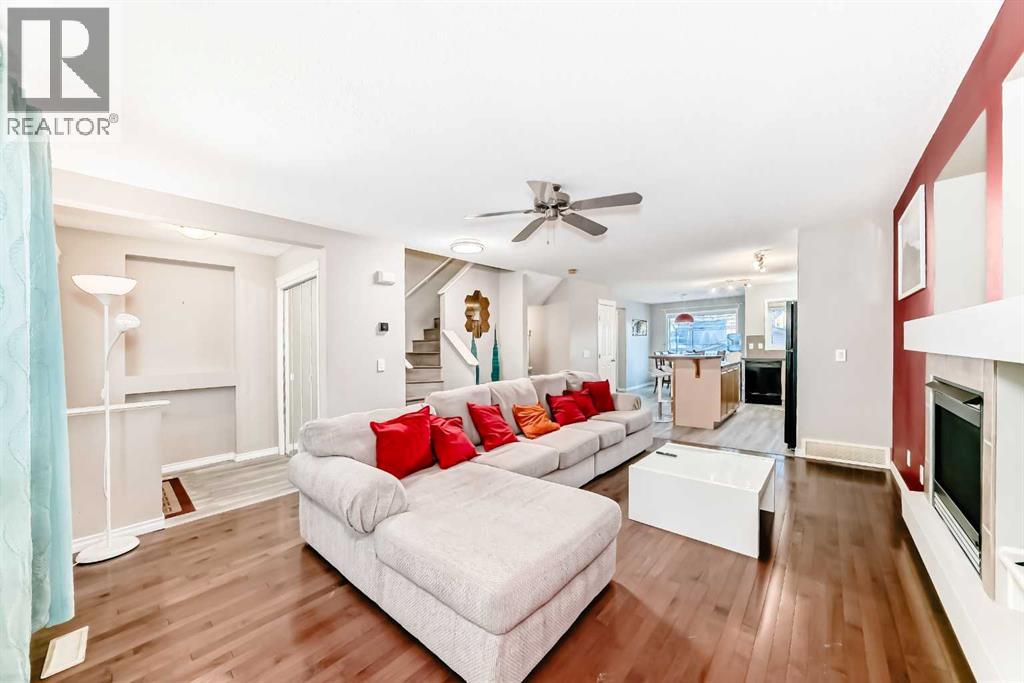 House for Sale in 119 Evermeadow Avenue SW|Calgary, Alberta T2Y5E5 5