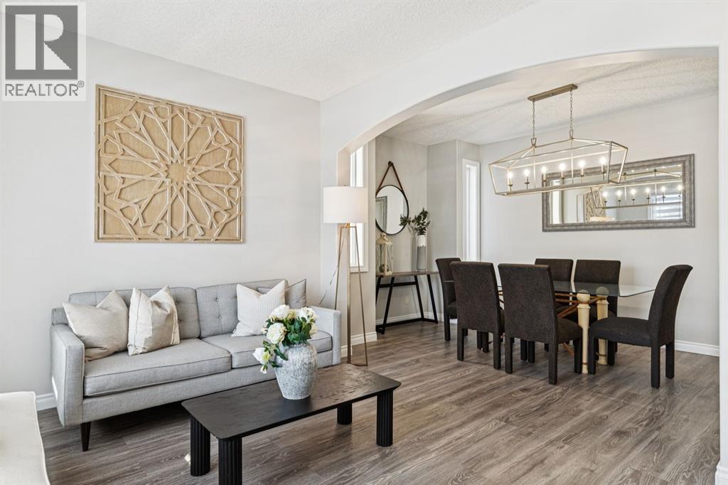 House for Sale in 94 Discovery Ridge Way SW|Calgary, Alberta T3H5G5 3