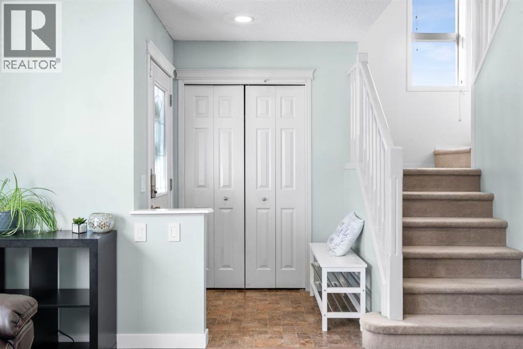 House for Sale in 327 Copperstone Grove SE|Calgary, Alberta T2Z4X9 4