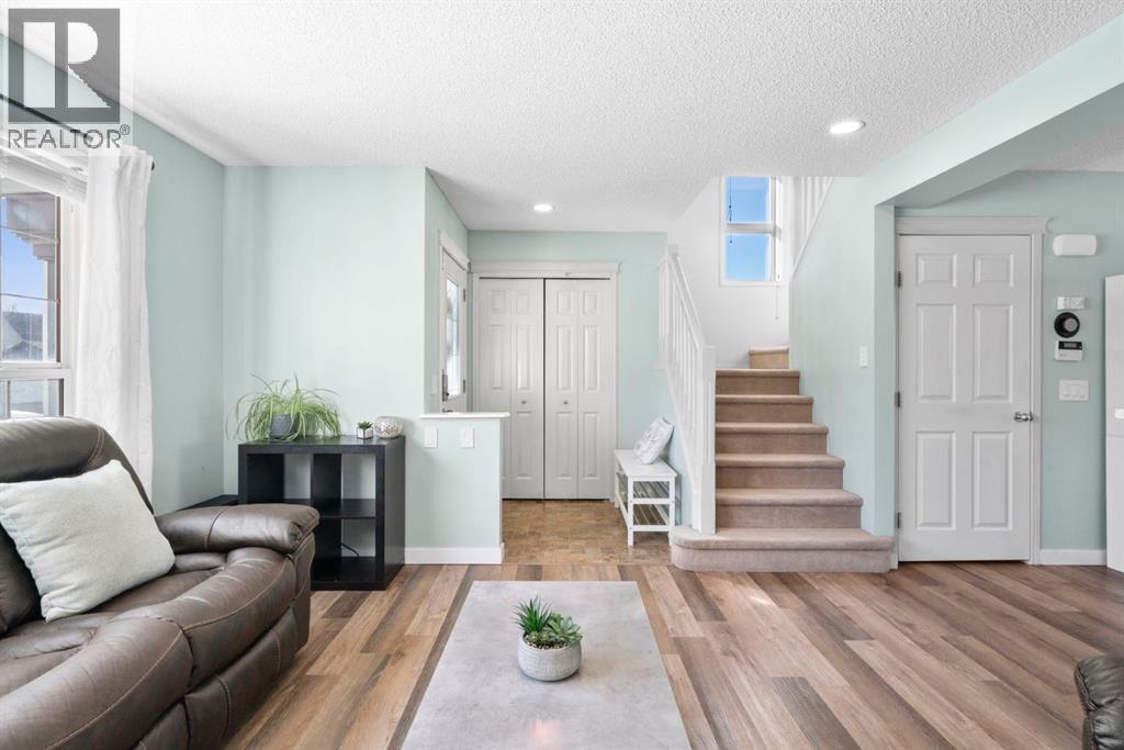 House for Sale in 327 Copperstone Grove SE|Calgary, Alberta T2Z4X9 5