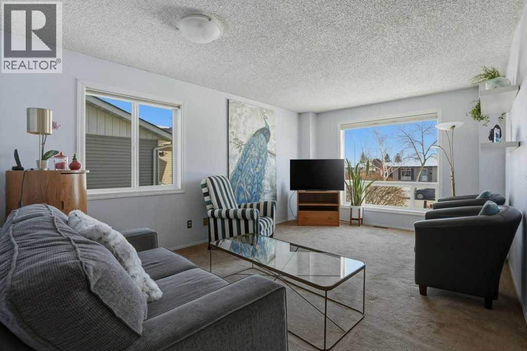 Duplex for Sale in 141 Falton Drive NE|Calgary, Alberta T3J1W7 3