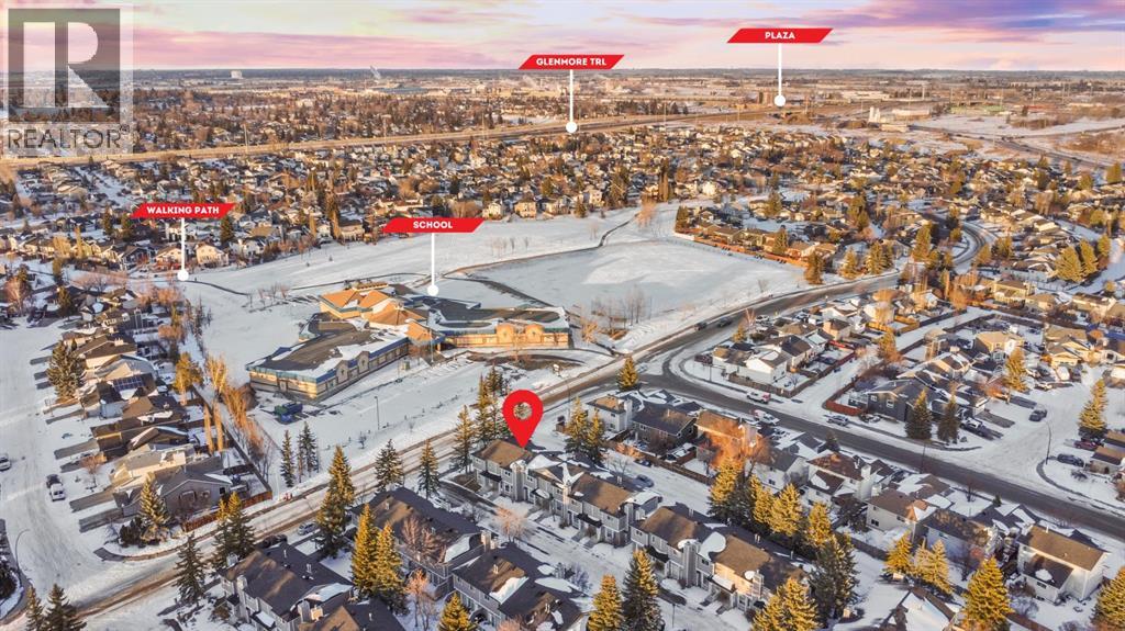 Row / Townhouse for Sale in 182 Riverglen Park SE|Calgary, Alberta T2C3Z1 3