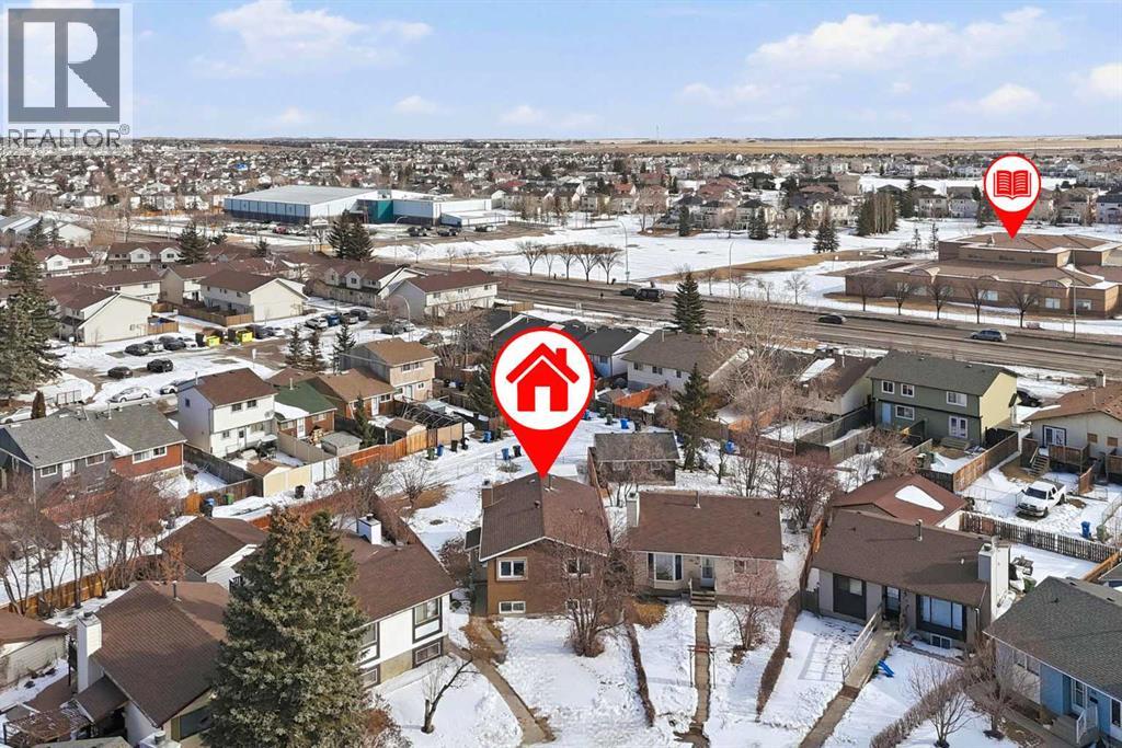 House for Sale in 40 Falbury Bay NE|Calgary, Alberta T3J1H6 3