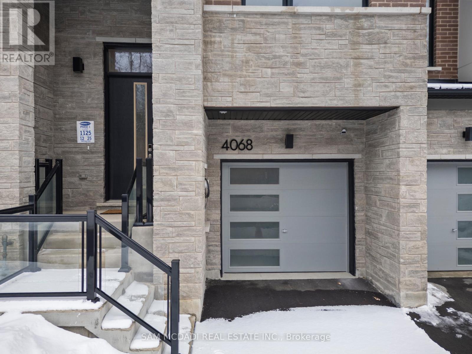 Row / Townhouse for Sale in 4068 KADIC TERRACE|Mississauga (Churchill Meadows), Ontario L5M2S8 2