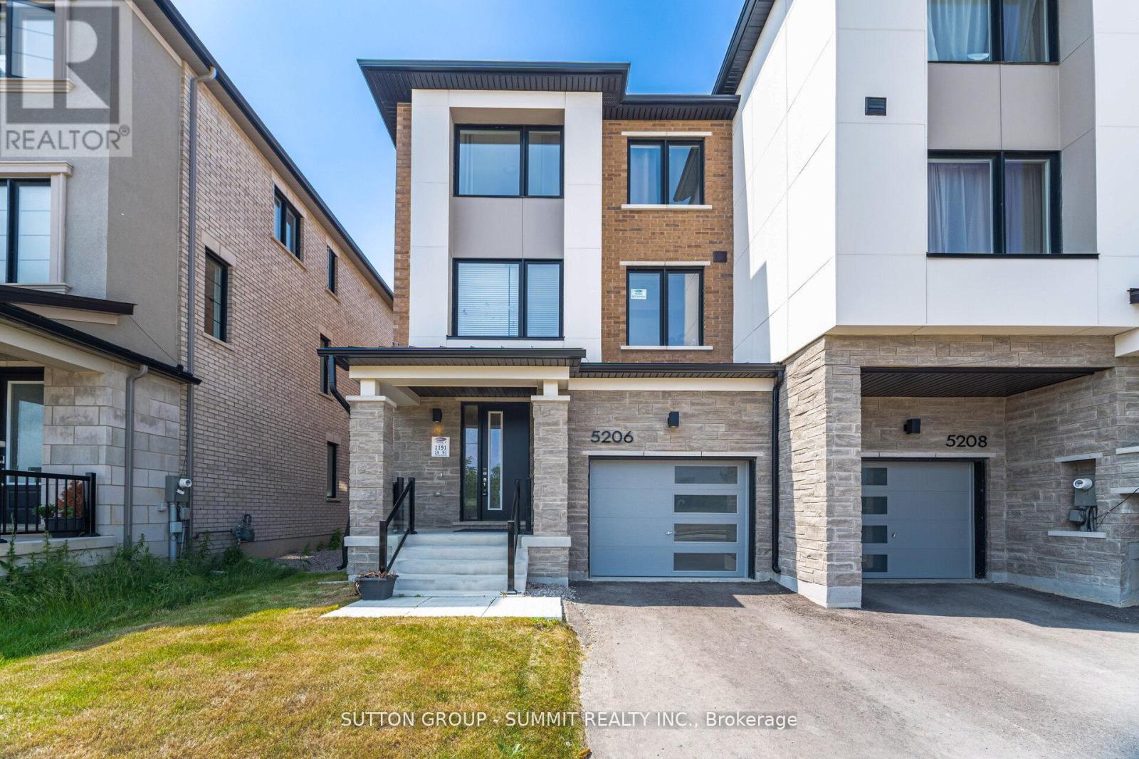 Row / Townhouse for Sale in 5206 VIOLA DESMOND DRIVE|Mississauga (Churchill Meadows), Ontario L5M2S7