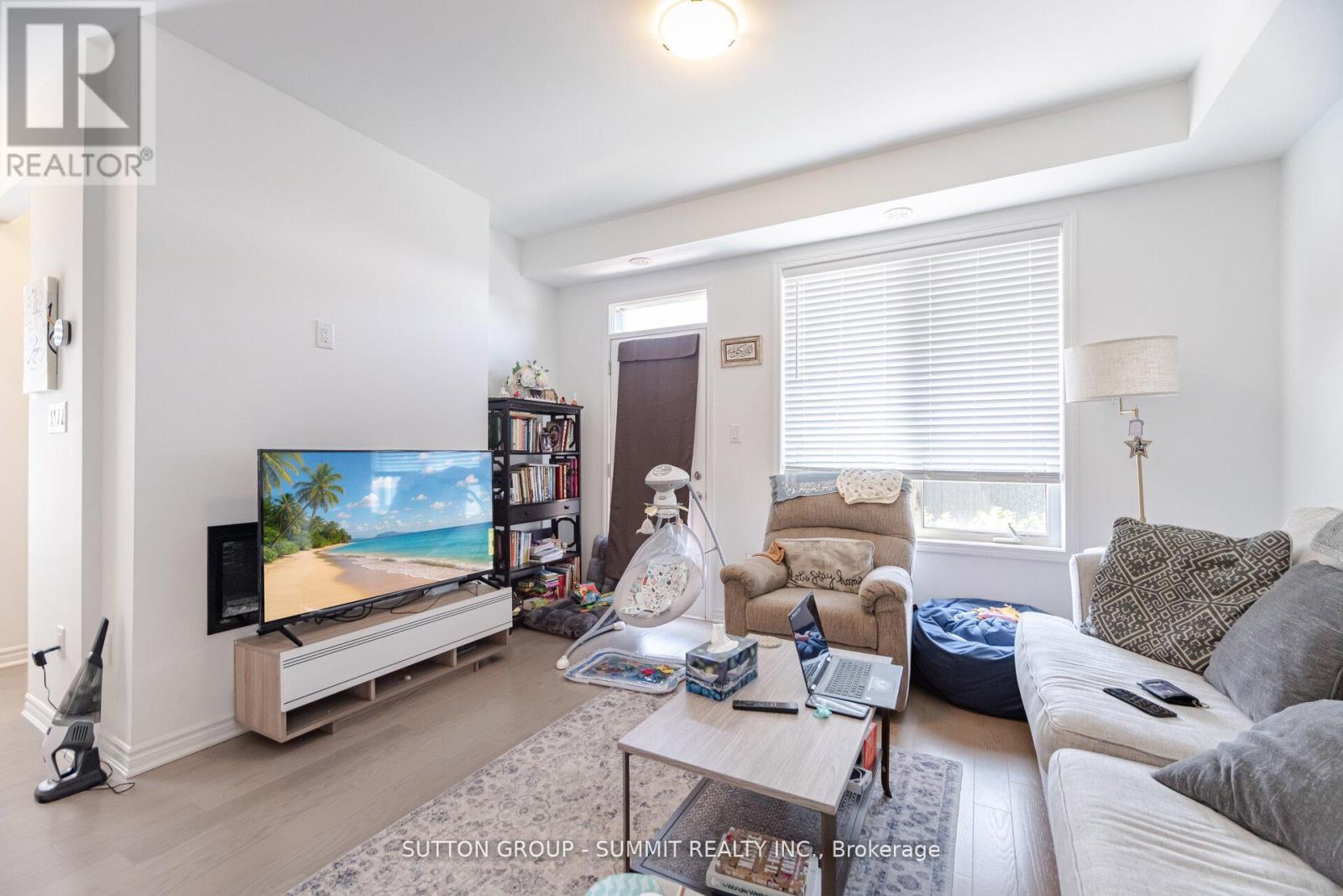 Row / Townhouse for Sale in 5206 VIOLA DESMOND DRIVE|Mississauga (Churchill Meadows), Ontario L5M2S7 4