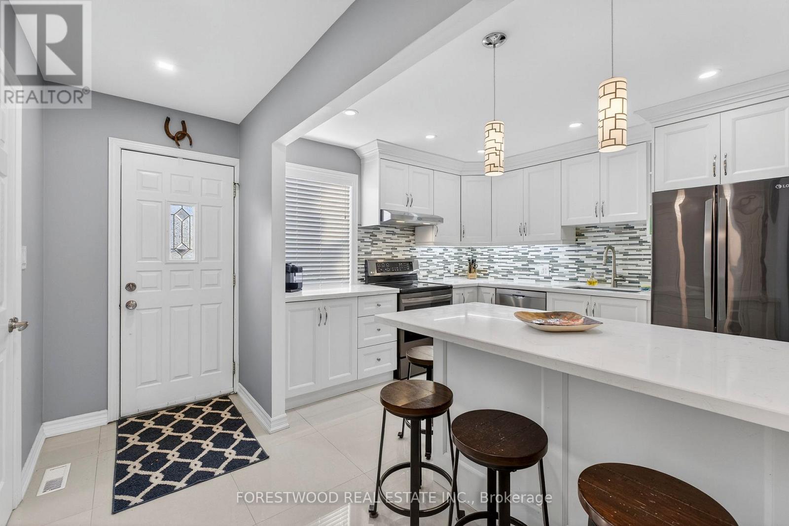 Row / Townhouse for Sale in 50 - 3665 FLAMEWOOD DRIVE|Mississauga (Applewood), Ontario L4Y3P5 3