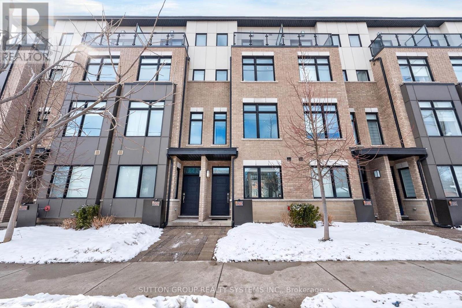 Row / Townhouse for Sale in 1126A ISLINGTON AVENUE|Toronto (Islington-City Centre West), Ontario M8Z0G6