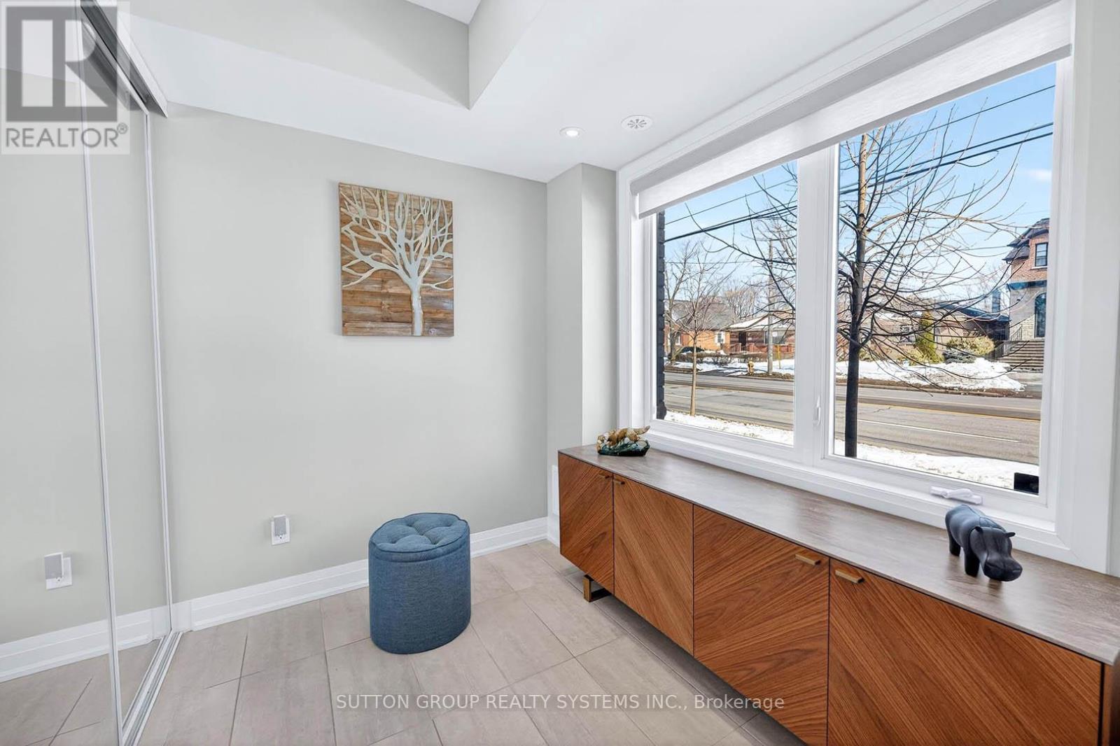 Row / Townhouse for Sale in 1126A ISLINGTON AVENUE|Toronto (Islington-City Centre West), Ontario M8Z0G6 3