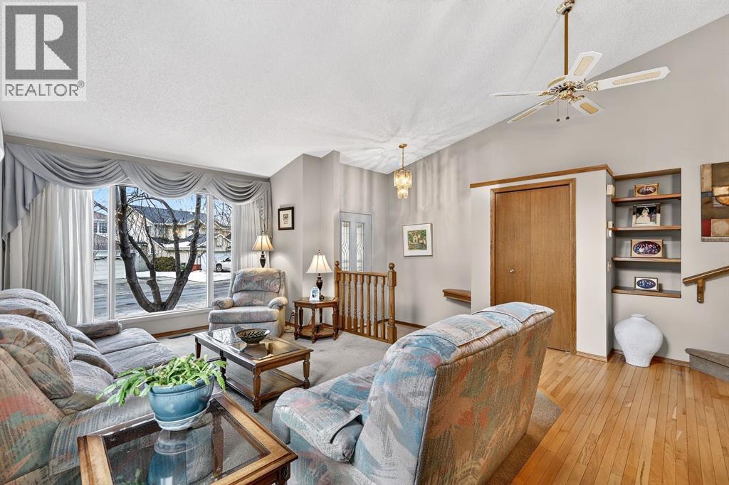 House for Sale in 311 Douglasbank Drive SE|Calgary, Alberta T2Z2C7 5