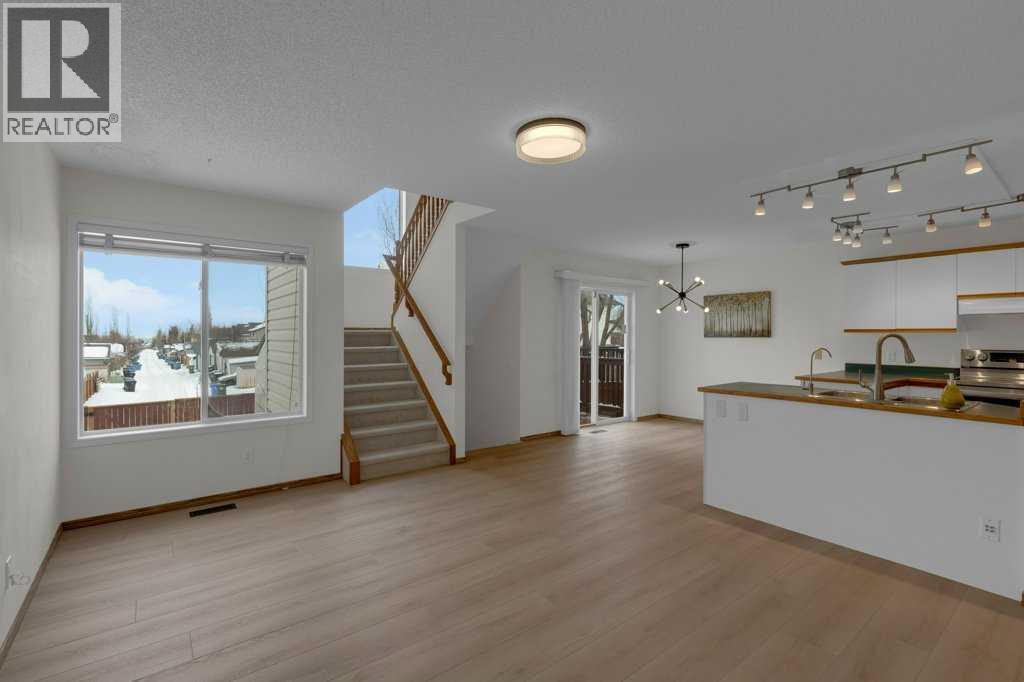 House for Sale in 9473 Hidden Valley Drive NW|Calgary, Alberta T3A5S9 2