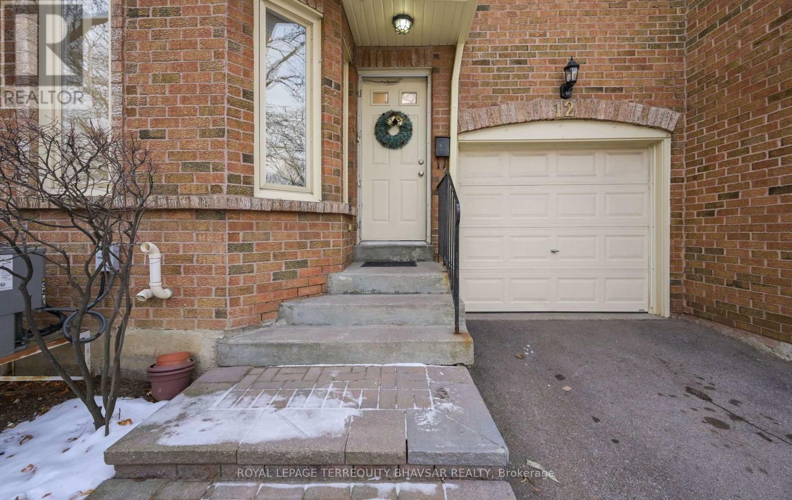 Row / Townhouse for Sale in 12 - 5020 DELAWARE DRIVE|Mississauga (Hurontario), Ontario L4Z3C4 3