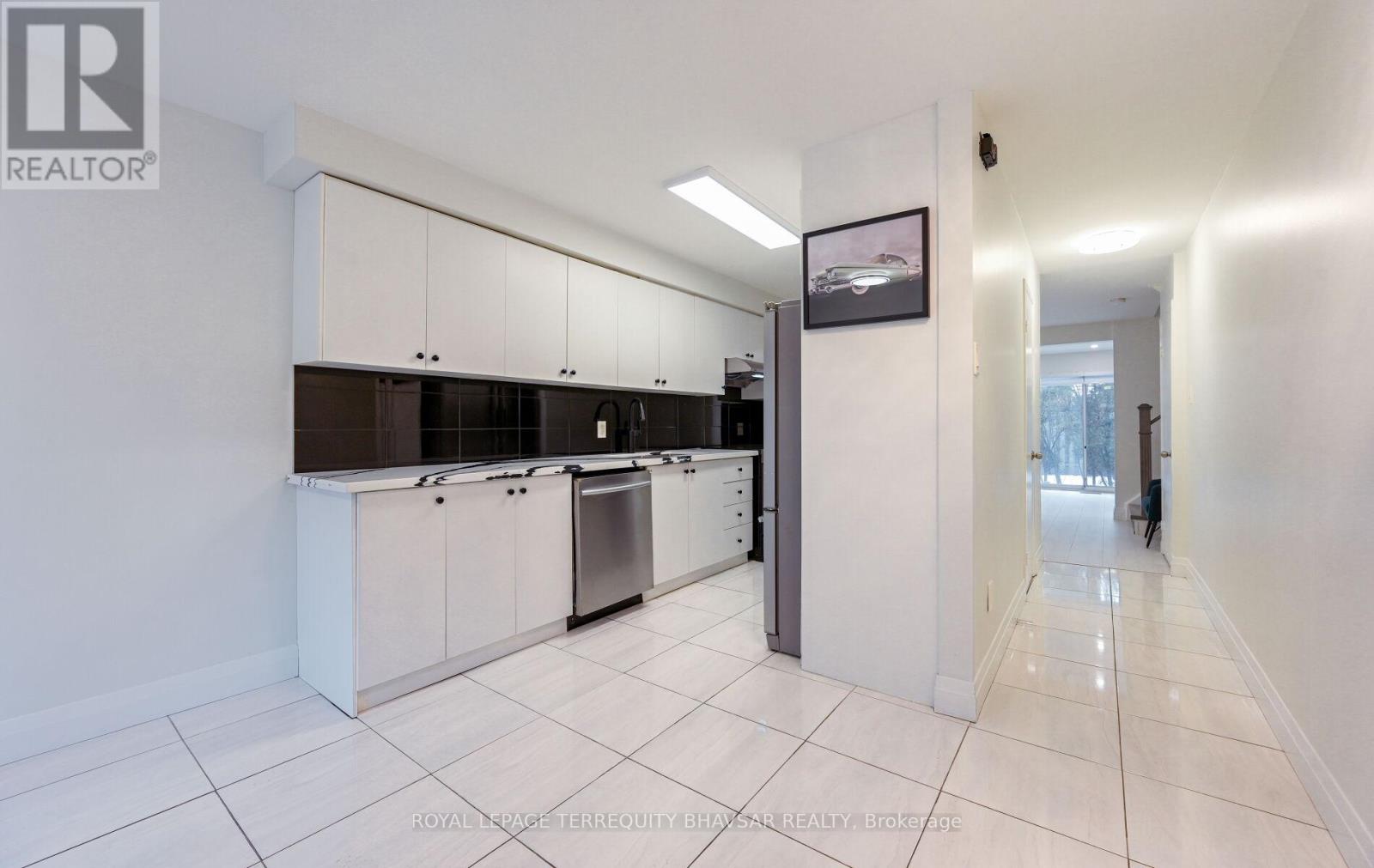 Row / Townhouse for Sale in 12 - 5020 DELAWARE DRIVE|Mississauga (Hurontario), Ontario L4Z3C4 5