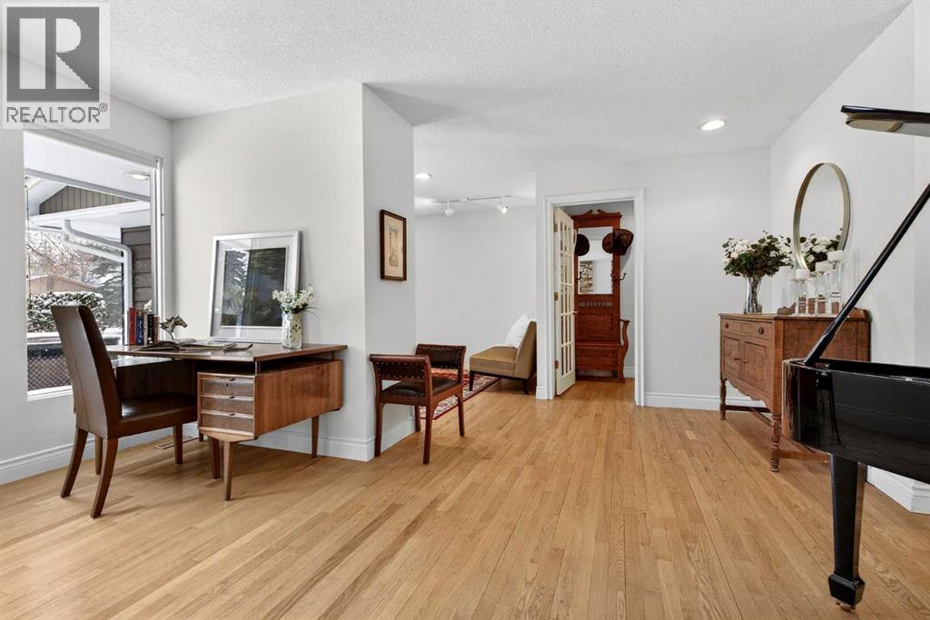 House for Sale in 6913 Leaside Drive SW|Calgary, Alberta T3E6H6 4