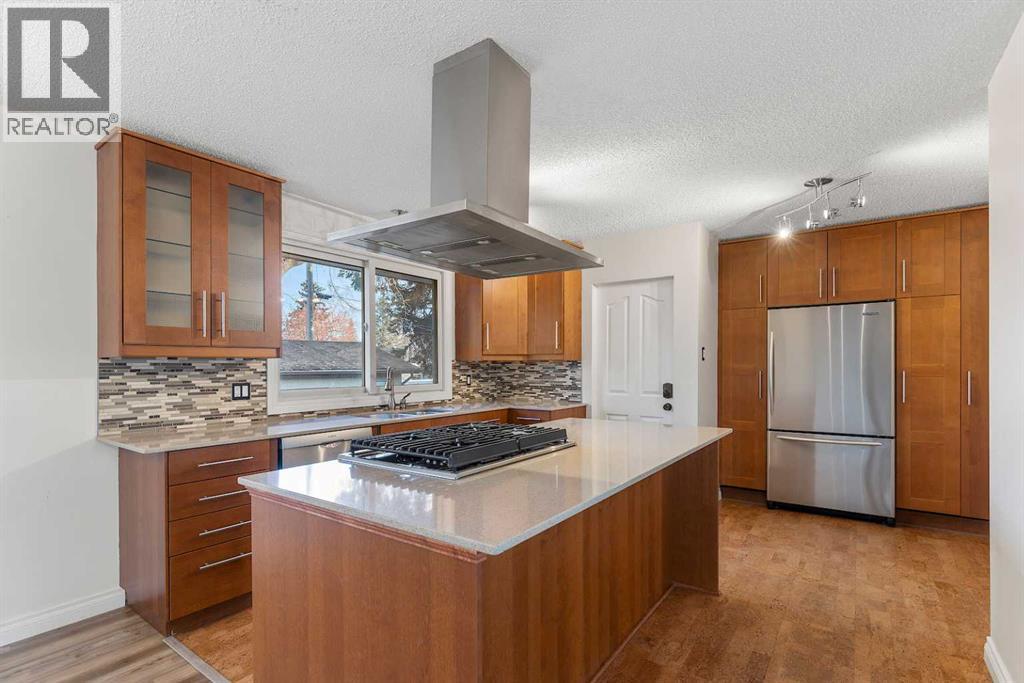 House for Sale in 81 Westminster Drive SW|Calgary, Alberta T3C2T2 5