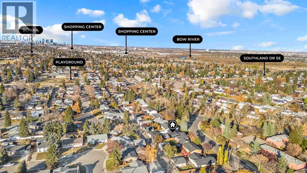 House for Sale in 10012 Willowview Road SE|Calgary, Alberta T2J1P4 3