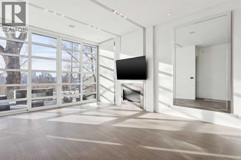 House for Sale in 530 Crescent Road NW|Calgary, Alberta T2M4A5 4