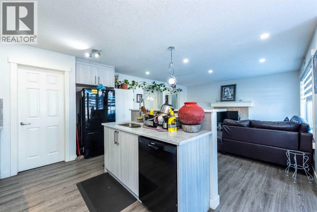 House for Sale in 33 Martha's  Meadow Place NE|Calgary, Alberta T3J4N6 5