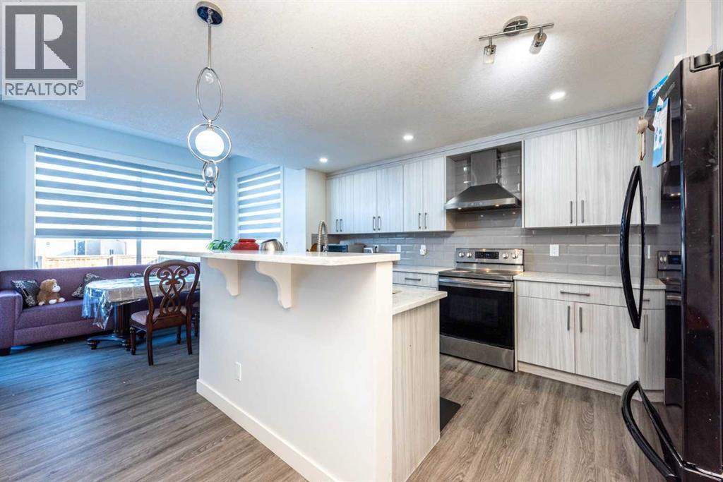 House for Sale in 33 Martha's  Meadow Place NE|Calgary, Alberta T3J4N6 3