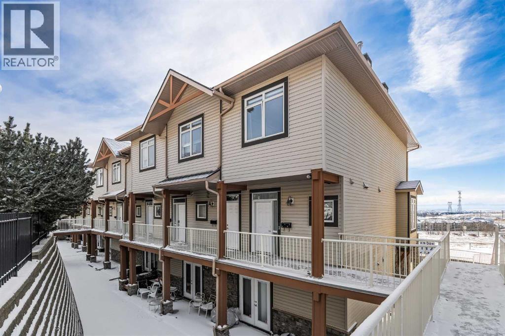 Row / Townhouse for Sale in 20, 117 Rockyledge View NW|Calgary, Alberta T3G5X1