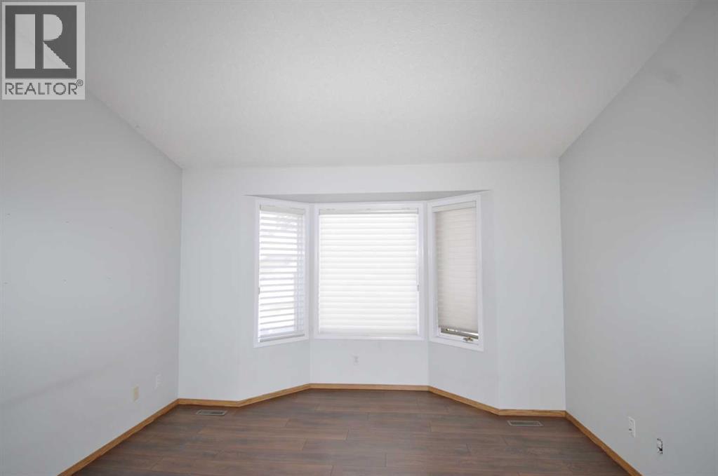 Row / Townhouse for Sale in 16 Edenwold Green NW|Calgary, Alberta T3A5B8 5