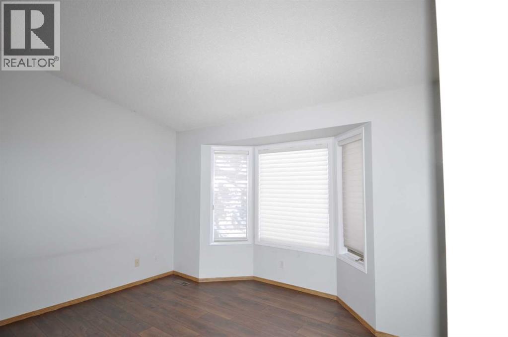 Row / Townhouse for Sale in 16 Edenwold Green NW|Calgary, Alberta T3A5B8 3