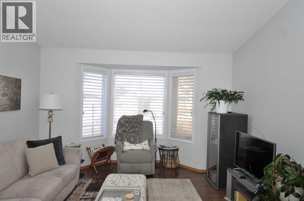 Row / Townhouse for Sale in 16 Edenwold Green NW|Calgary, Alberta T3A5B8 4