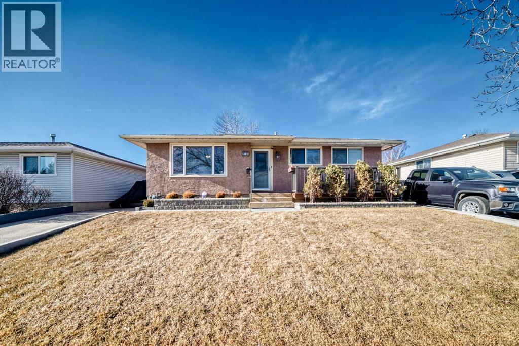 House for Sale in 7139 18 Street SE|Calgary, Alberta T2C1K2