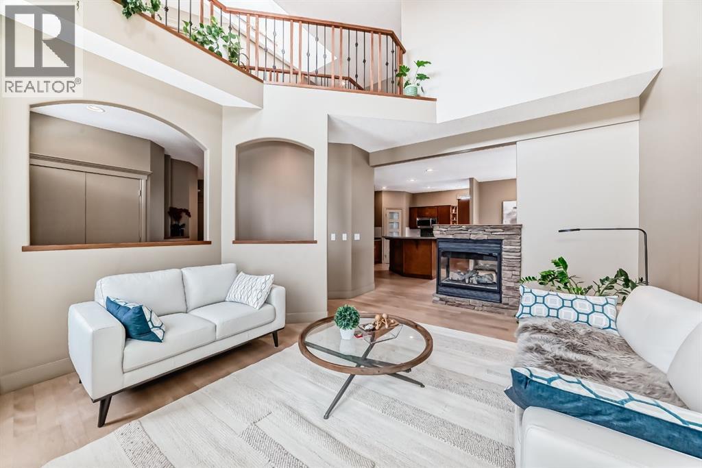 House for Sale in 38 Discovery Ridge Green SW|Calgary, Alberta T3H4Y4 5