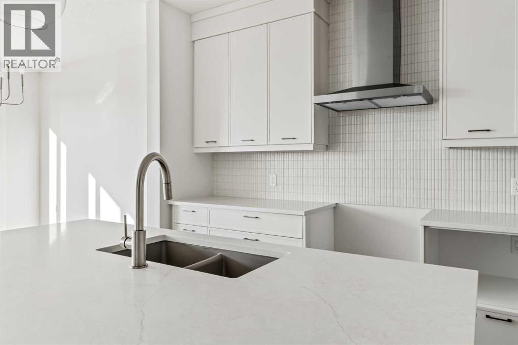 House for Sale in 54 Lucas Place NW|Calgary, Alberta T3P2E2 4