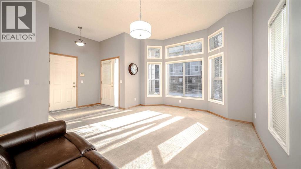 Row / Townhouse for Sale in 19 Prestwick Pond Terrace SE|Calgary, Alberta T2Z3Z7 5