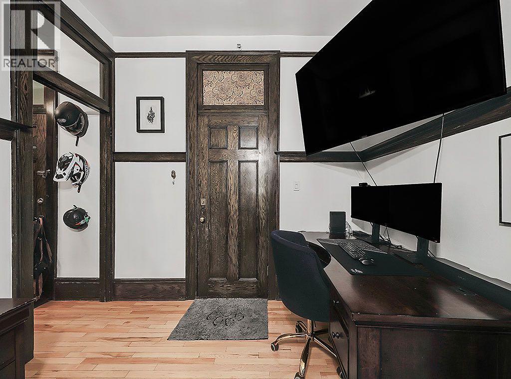 Apartment for Sale in 100, 804 18 Avenue SW|Calgary, Alberta T2T0G8 3