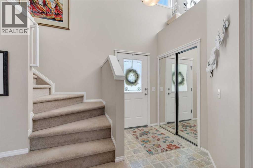 Duplex for Sale in 10 Cougar Ridge Bay SW|Calgary, Alberta T3H4X6 3