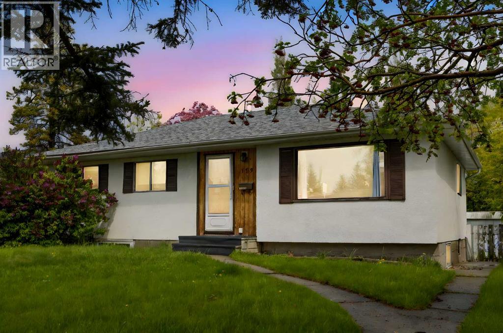 House for Sale in 173 Gordon Drive SW|Calgary, Alberta T3E5B1