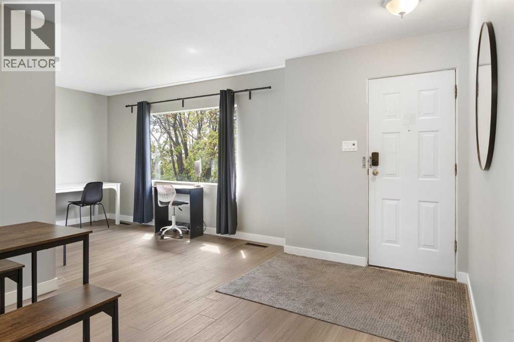 House for Sale in 173 Gordon Drive SW|Calgary, Alberta T3E5B1 5