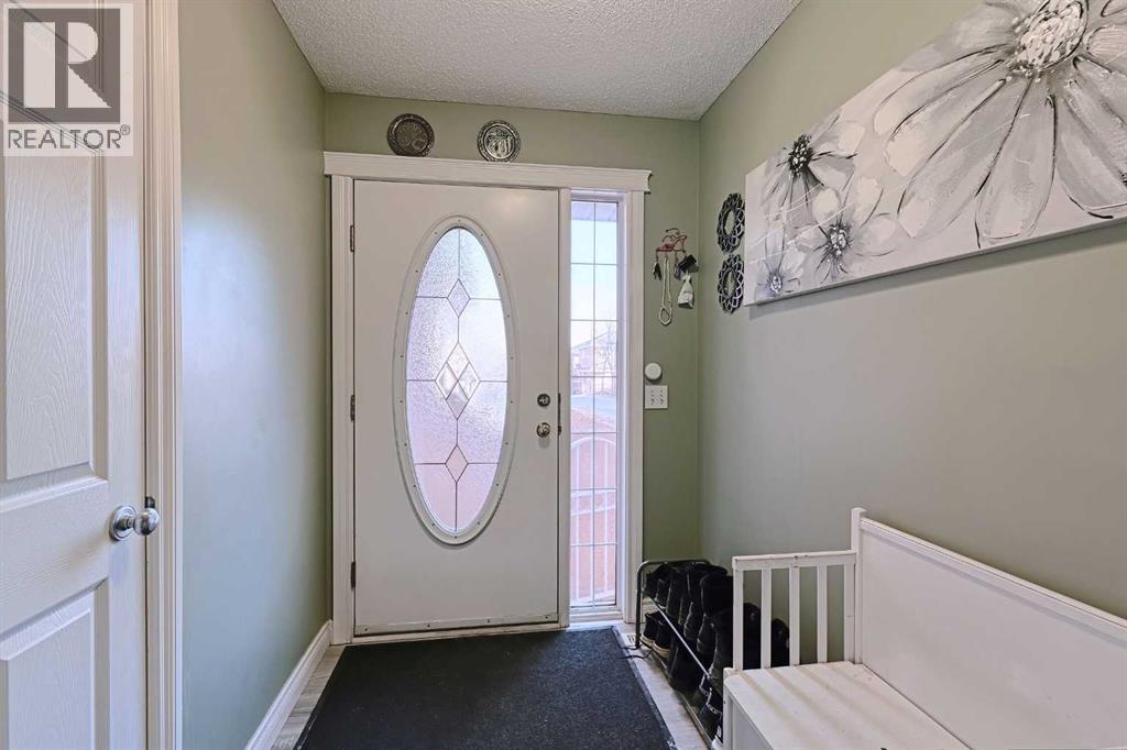 Row / Townhouse for Sale in 501 Coral Cove NE|Calgary, Alberta T3J3Y9 3