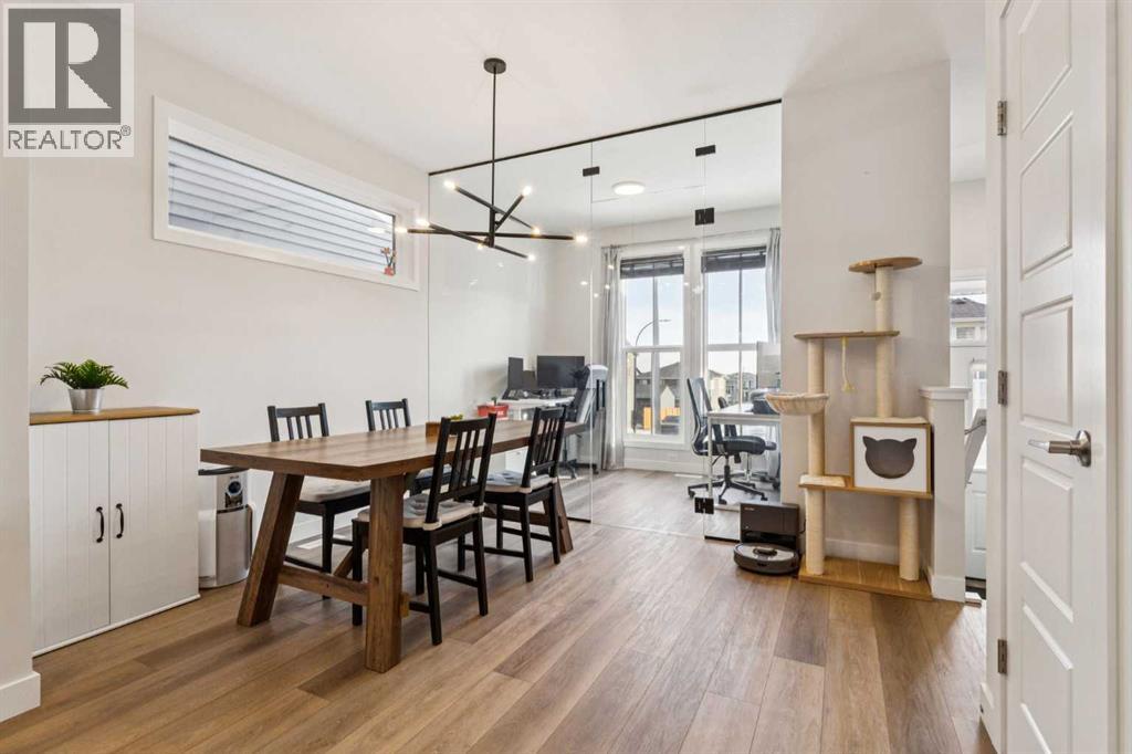 House for Sale in 87 Aquila Way NW|Calgary, Alberta T3R1Z7 5