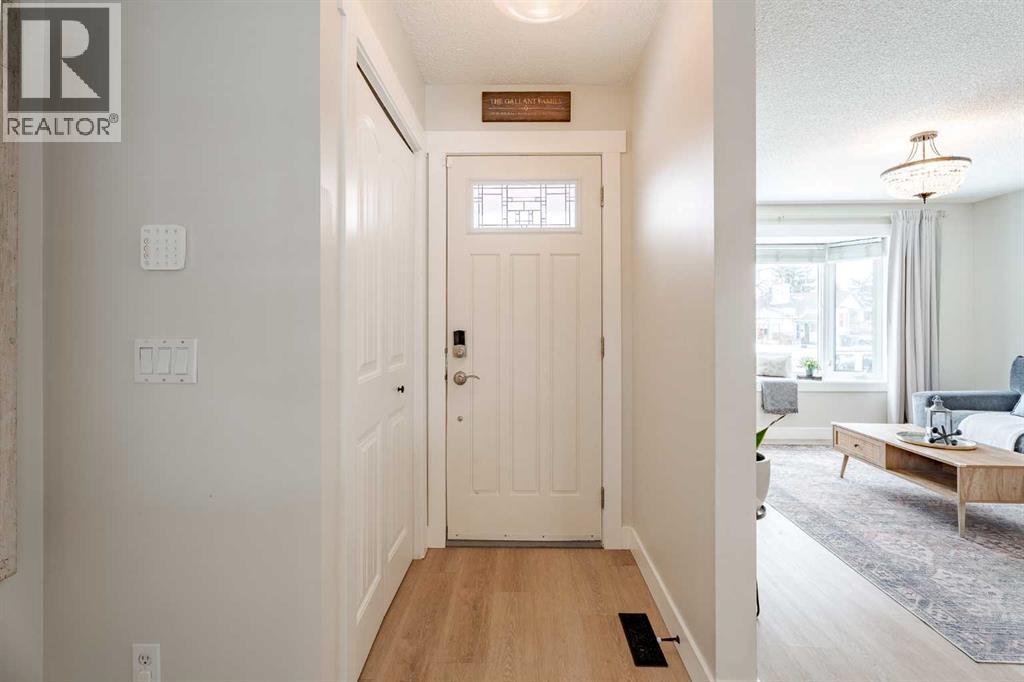 House for Sale in 531 Deerpath Court SE|Calgary, Alberta T2J6C8 3