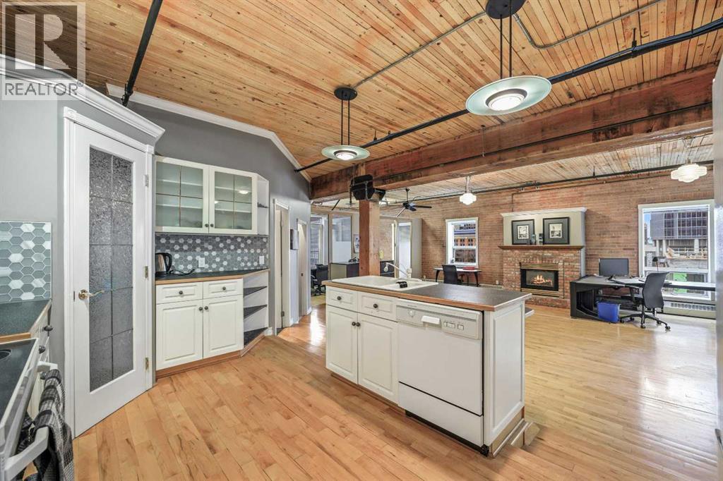 Apartment for Sale in 401, 535 10 Avenue SW|Calgary, Alberta T2R0A8 2