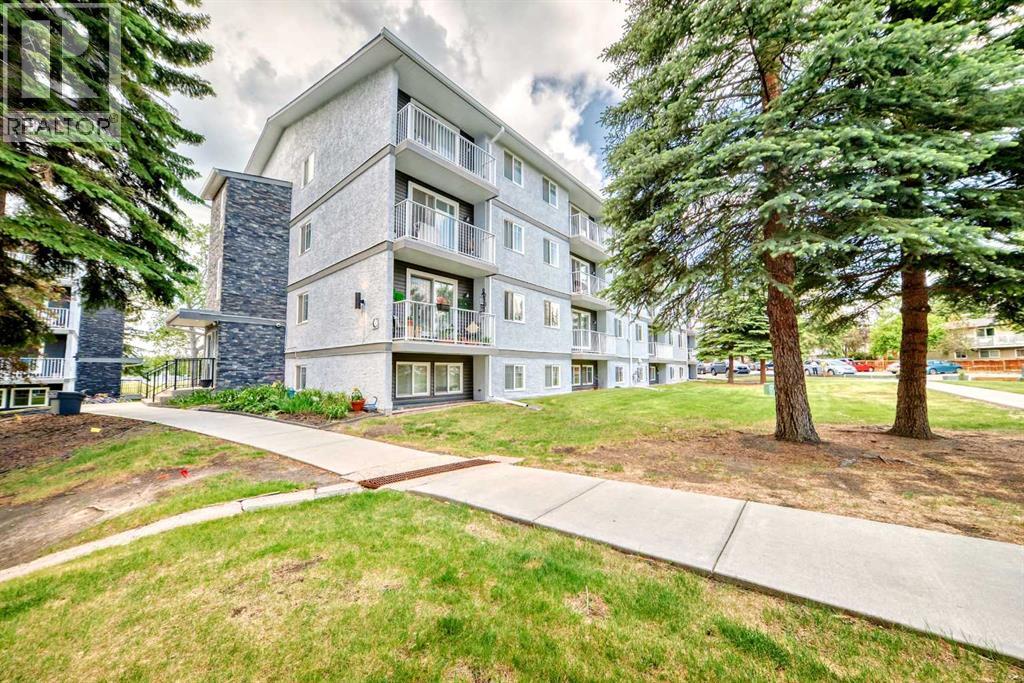 Apartment for Sale in 404C, 5601 Dalton Drive NW|Calgary, Alberta T3A2E2