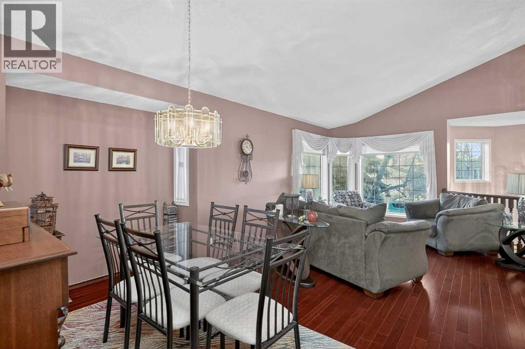 House for Sale in 150 Somerset Close SW|Calgary, Alberta T2Y3C4 2