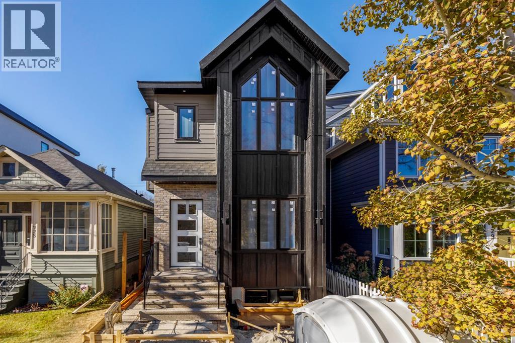 House for Sale in 727 15 Street NW|Calgary, Alberta T2N2B3 3